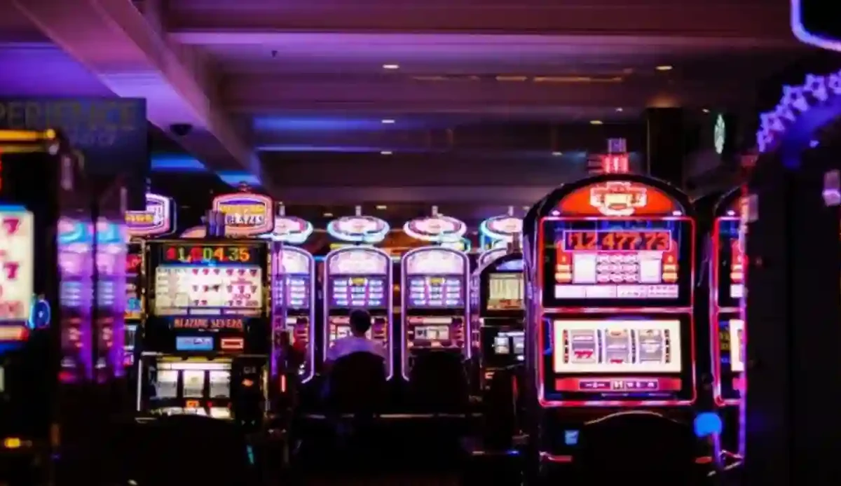 Beating Slot Machines: Though It Requires Knowledge, It Is Possible to Outwit Slot Machines